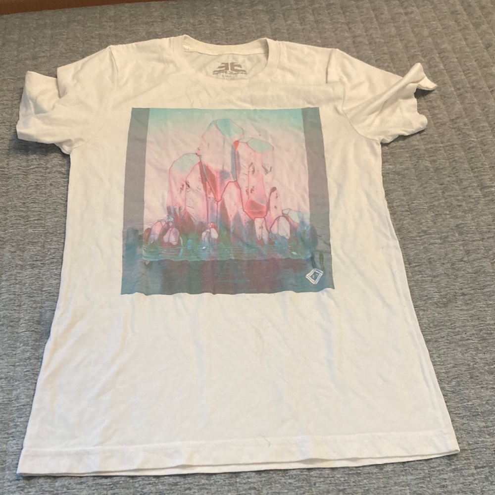 Blue and White Short Sleeve Tee with Graphic Design